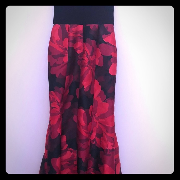 Elegant designer dress - Picture 1 of 4